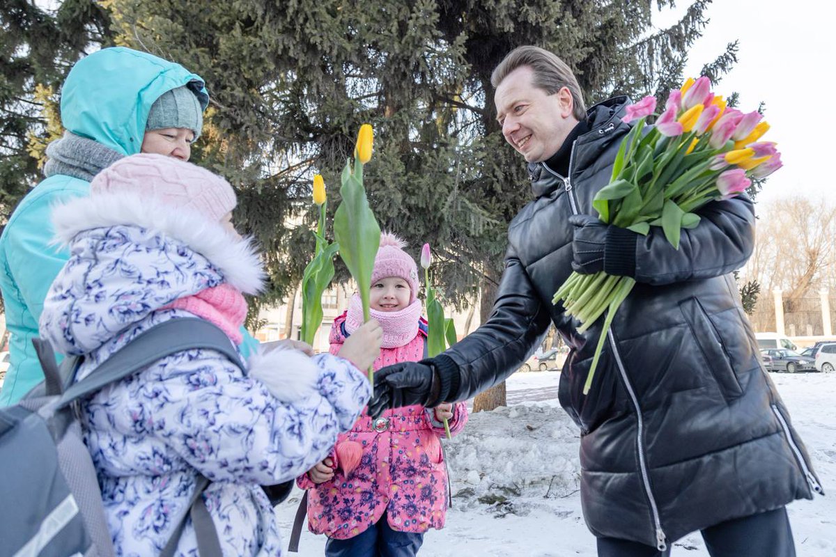 burmatoff's tweet photo. 💐 С праздником, дорогие наши девочки!!! Мы вас любим! Солнца, цветов, улыбок, радости, заботы и любви вам! Вдохновляйте и будьте любимыми! Вы - наше всё! Всё в этом мире - для вас и благодаря вам! Пусть праздник будет каждый день! ❤️ https://t.co/3ZvLWaCmDN