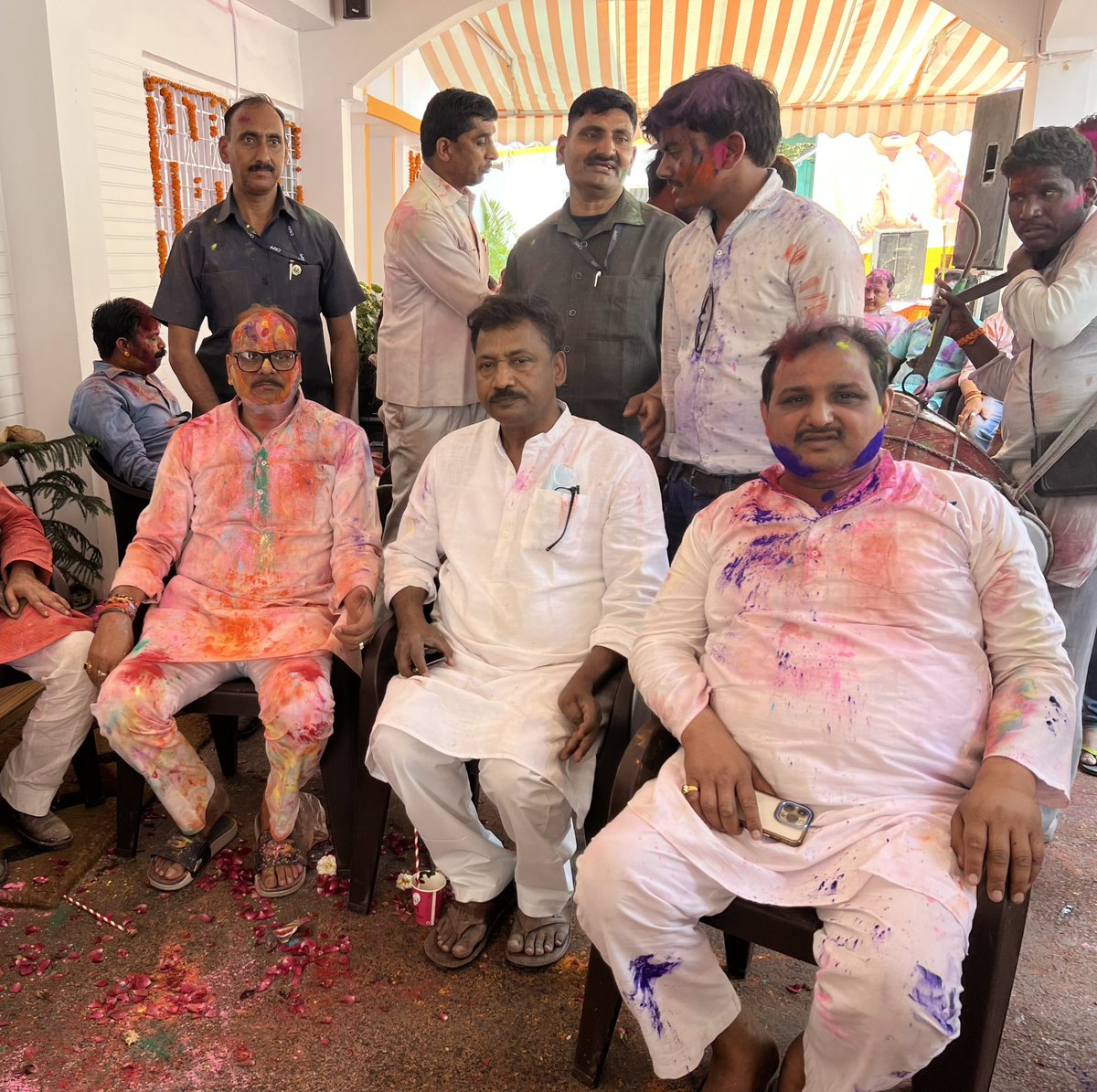 atalprashant's tweet photo. होली के अवसर पर भाजपा के संगठन महामंत्री श्री धर्मपाल जी एवम् उप मुख्यमंत्री ब्रजेश पाठक जी के साथ …..@BJP4UP @barandbench @brajeshpathakup @idharampalsingh @BJP4India https://t.co/X025ynye8u