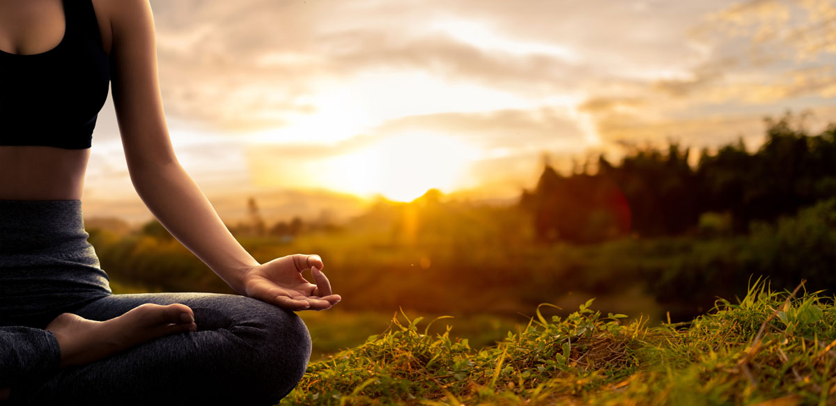 Yoga - zwischen meditativen Stil-Formen und körperlichem Powertraining

Yoga-Übungen entwickeln sich allmählich zum Volkssport der esoterisch interessierten Frauen und der alternativ lebenden Menschen. #AerialYoga #Yoga #Yogamatte #Yogatuch

guidenex.de/welche-der-yog…