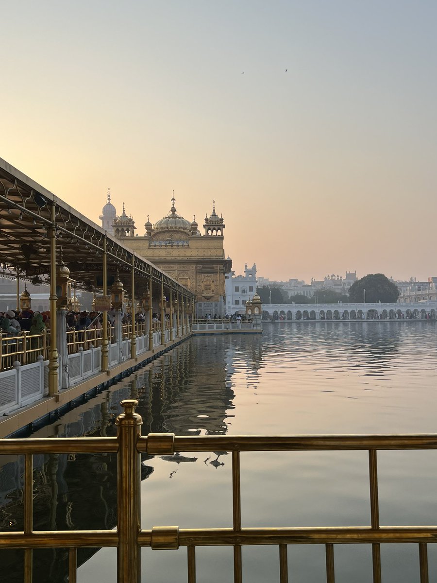 Ratinder0400's tweet photo. 🙏🏼ਜਿਉ ਭਾਵੇ ਤਿਓ ਰਾਖੁ ਮੇਰੇ ਸਾਹਿਬ                                     ਮੈ ਤੁਝ ਬਿਨੁ ਅਵਰ ਨ ਕੋਈ ॥🤍❤️ https://t.co/epHlzWBO0Z