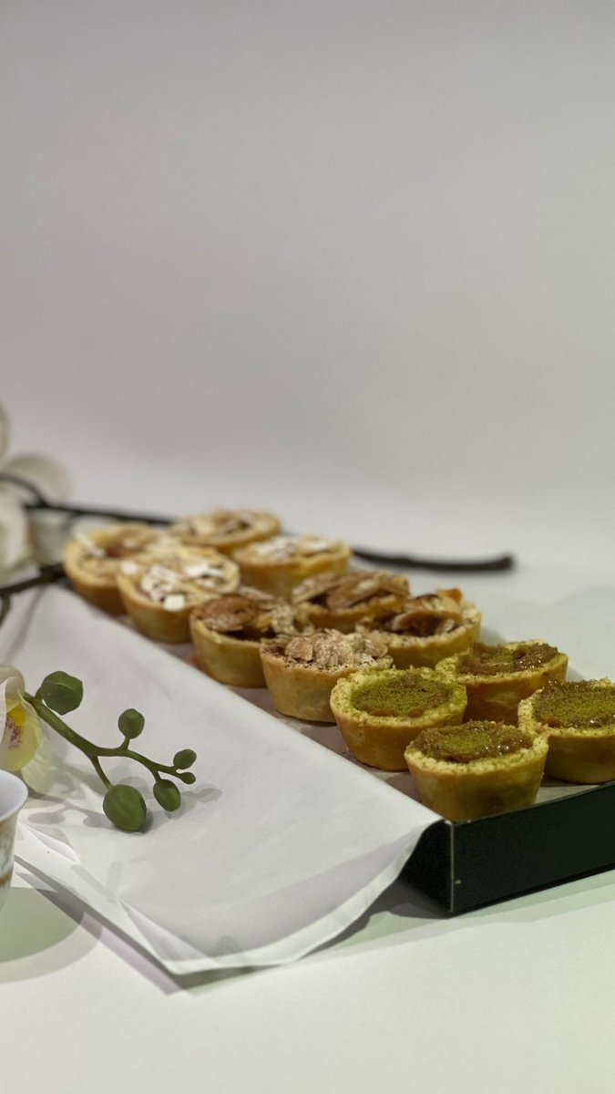 ناصر كافيهات و مطاعم tweet media