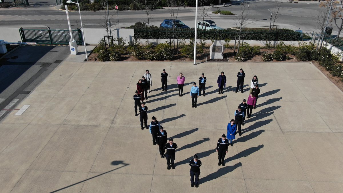 Gendarmerie_083's tweet photo. #8mars2023 
Aujourd'hui mise à l'honneur de toutes les #femmes, en particulier les 184 qui servent au sein de la @Gendarmerie_83 et qui représentent 20% des effectifs.
Merci Mesdames pour votre action et pour votre engagement, aujourd'hui comme tous les autres jours de l'année. https://t.co/eiNSmhTS0Y