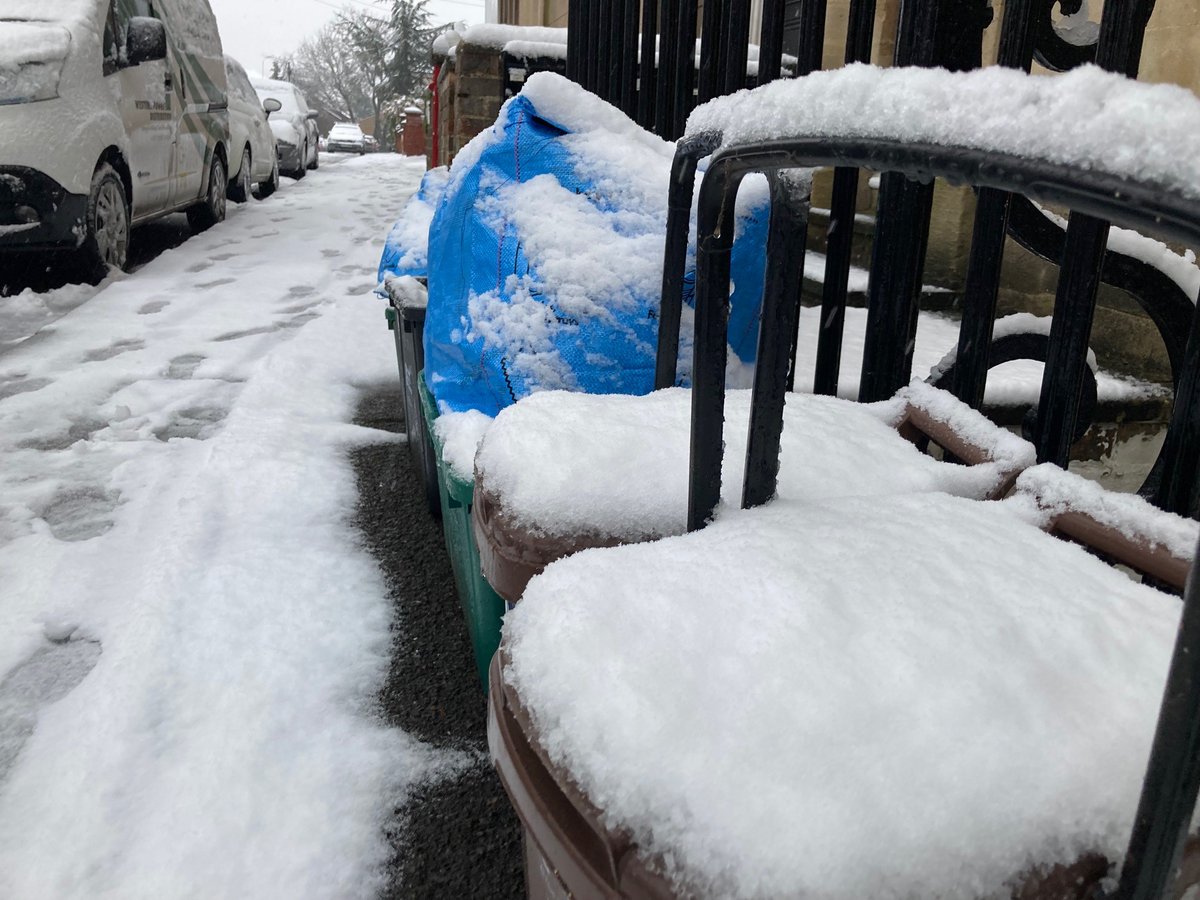 Brrrrrr 🥶there may be some delayed collections today after the overnight slow. Keep an eye on the somersewaste.gov.uk for details when we have it @SomersetCouncil @MendipCouncil @SWTCouncil @SedgemoorDC @Southsomersetdc