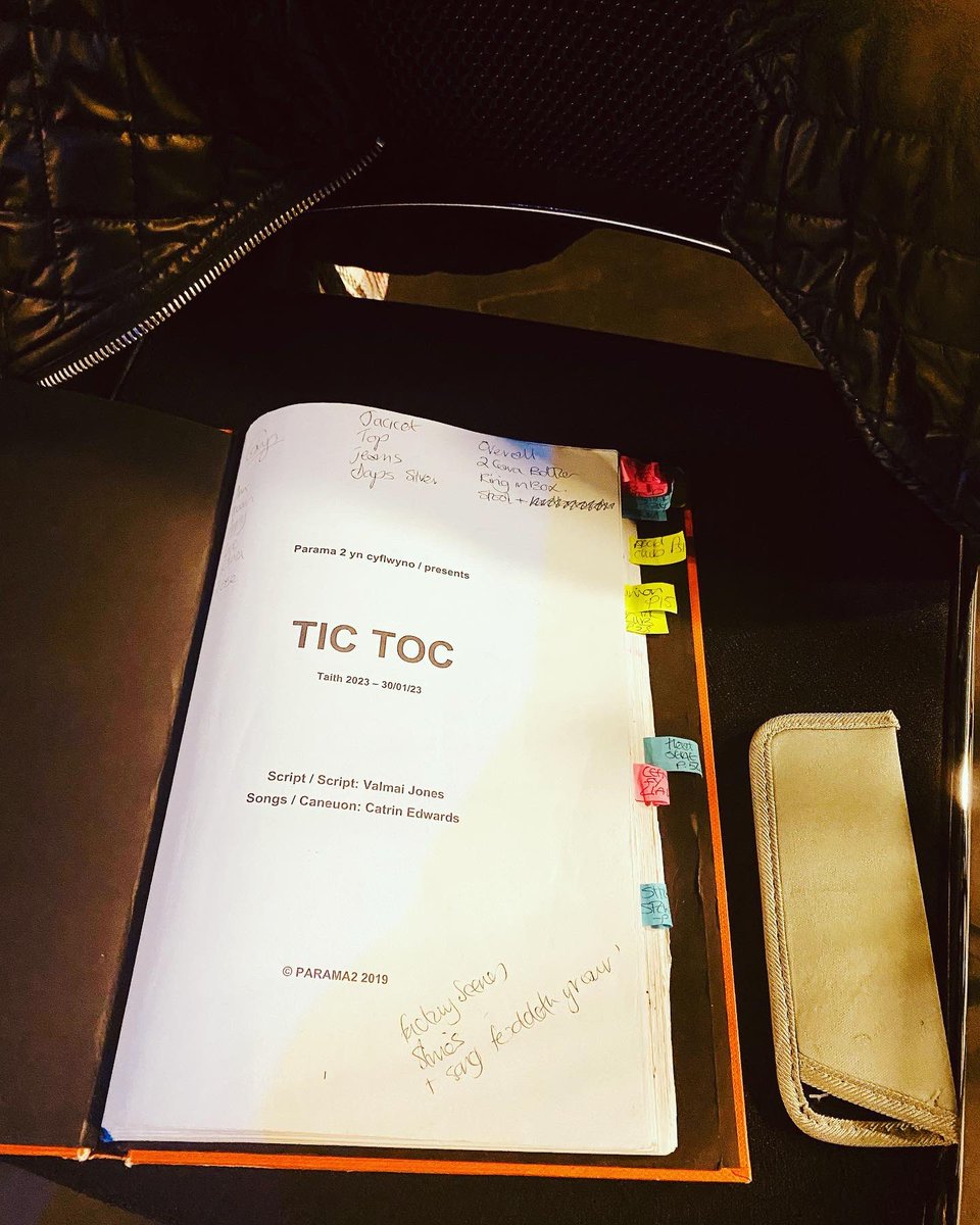 Carysgwil2's tweet photo. @parama25 @TheatrauSirGar Tic Toc .Ffwrnes Llanelli. Sound check. #backstage #ontour #ardaith #ilovemyjob @LowriAnnRich https://t.co/2h4WUUfPUO