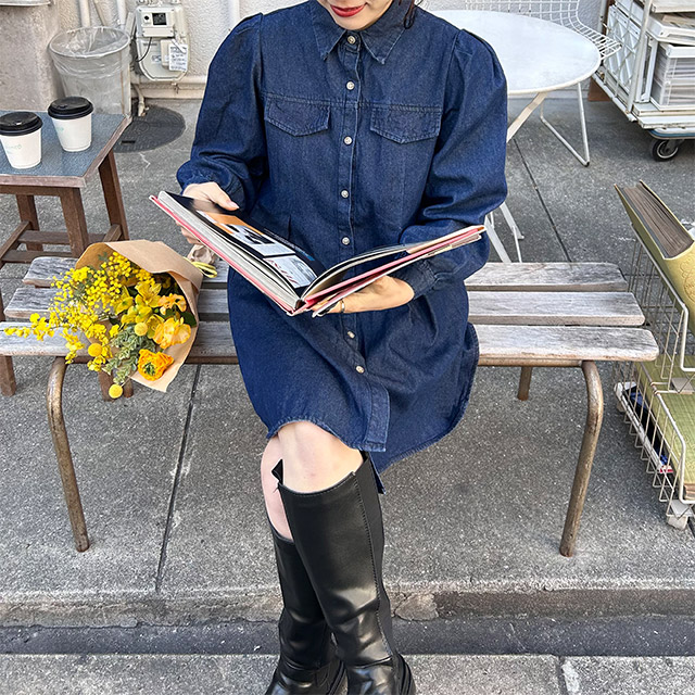 nugu_official's tweet photo. シルエットがめちゃめちゃに女の子らしいけどカジュアルに消化できちゃう、そんなワンピ見つけた👗
丈感も胸ポッケの感じも、袖のボリュームもスカート部分のタックも全部が可愛い #6muROMU https://t.co/yfD64qZpbS