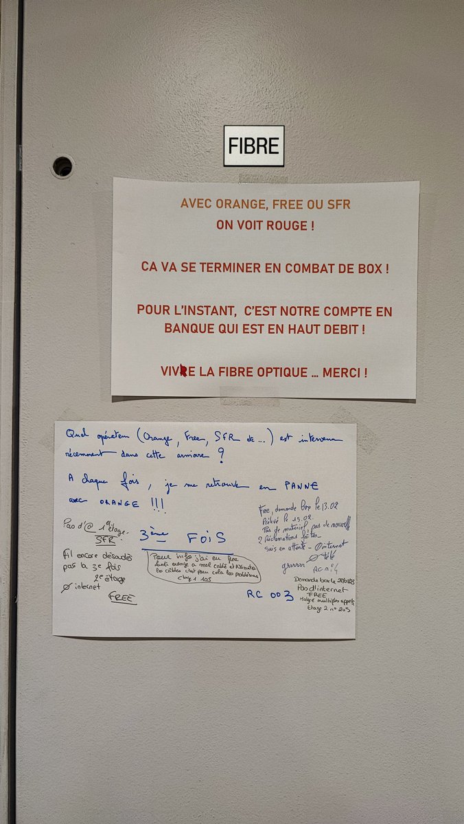CarreRoxane's tweet photo. Appartement neuf et @Orange_France n'est même pas capable de passer et numéroter les câbles et les boitiers fibre des appartements comme il faut...
@Orange_France @free @SFR 
Vous serez gentil de bouger votre cul, depuis janvier notre résidence attend ...  #bougervotrecul https://t.co/lb5TZgnF2Y