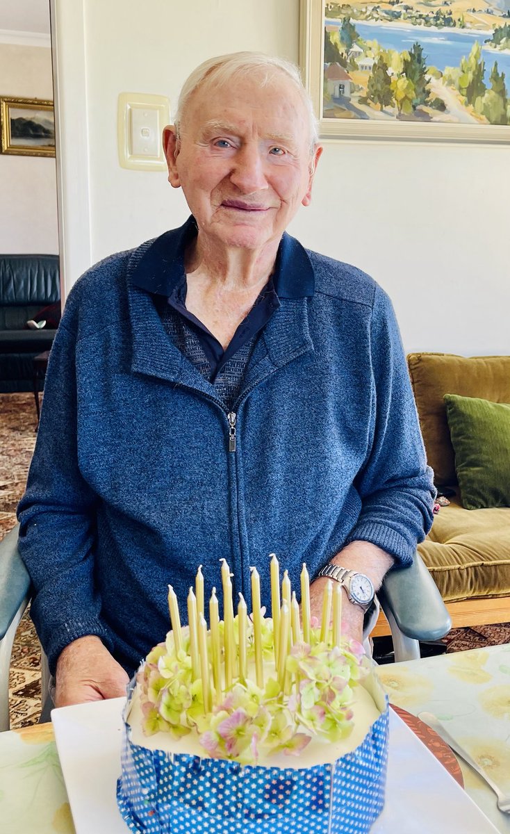 Helen Clark tweet media