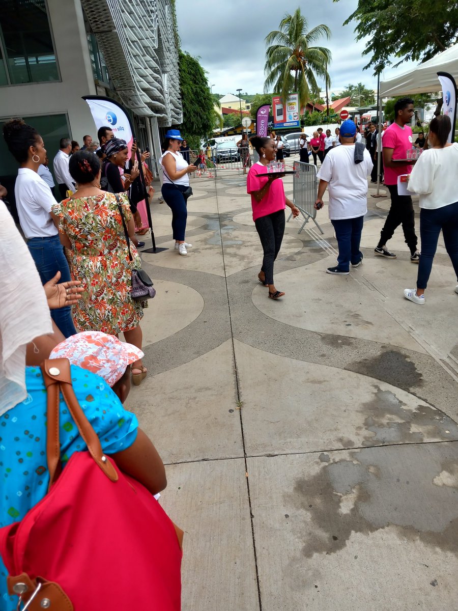 Opération promotion réussie avec la course des garçons  et filles de café 👏 quels talents! @poleemploi_Run #SDE2023 #Hôtellerie #restauration
