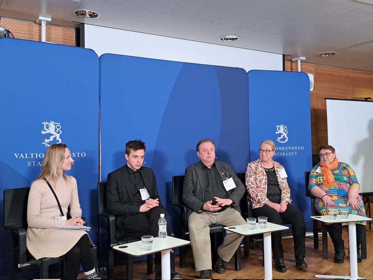 sxsavola's tweet photo. "#digitalisaatio on hyvä renki, mutta huono isäntä", totesi Ari Tammi Helsingin kaupungilta. Näinhän se on ja samaa korostetaan myös #DigiArkeen'neuvottelukunnan työn loppusuosituksissa. https://t.co/l0MF2nnslL