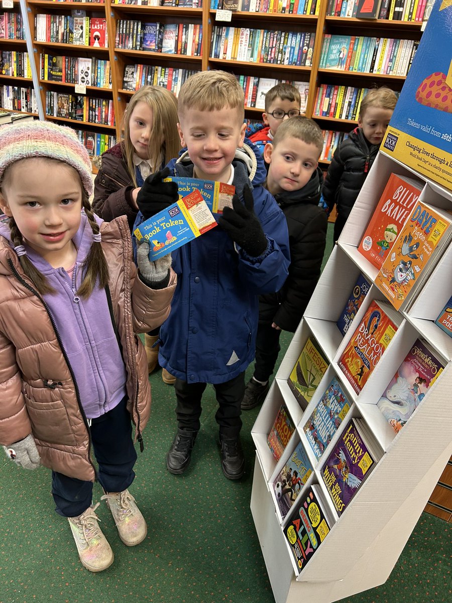 MissNForbes's tweet photo. 📚Waterstones trip 📚☀️❄️ #VPSread https://t.co/MipRDvPsY6