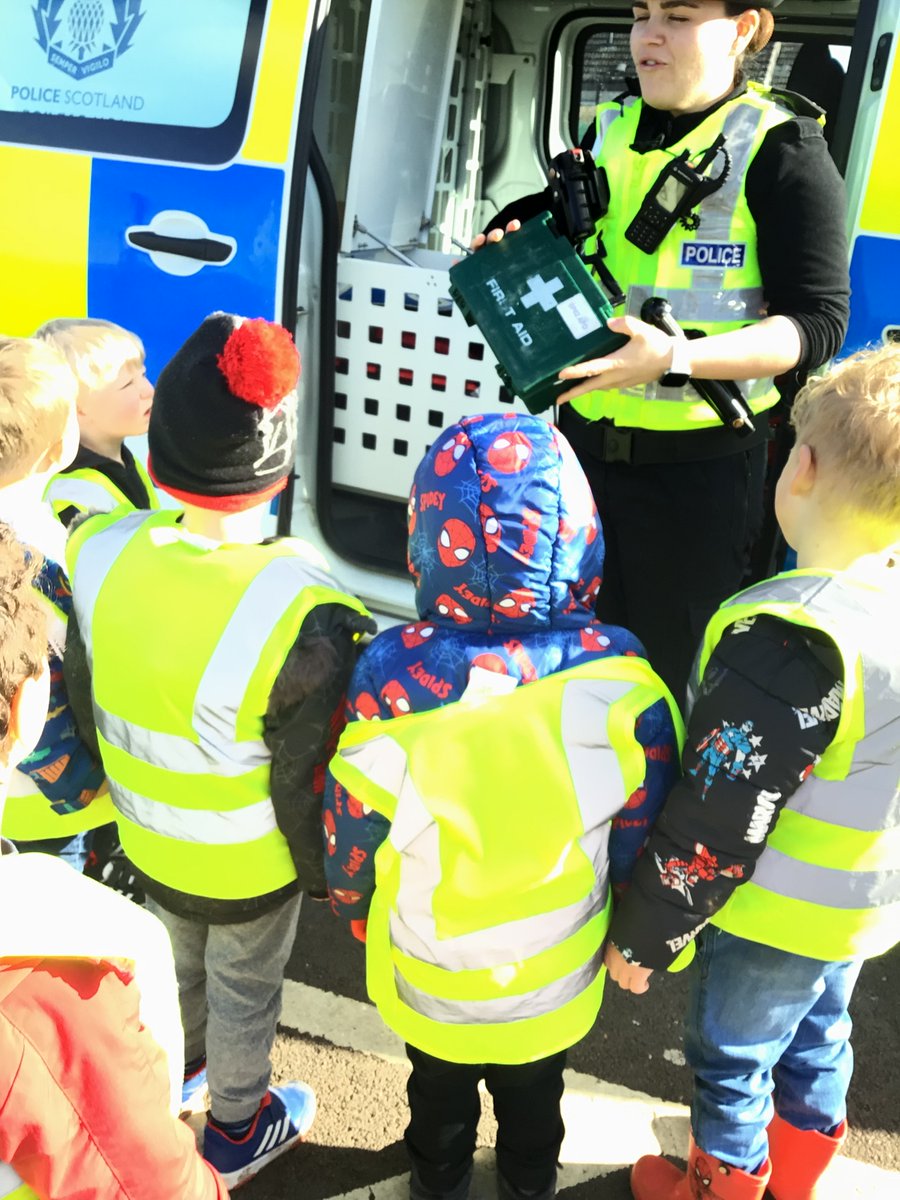 ElccForfar's tweet photo. More photos from our visit from one of our local police officers. The children enjoyed finding out about all the equipment the officers need and exploring inside the police van. @TaysidePolice @AngusCouncil https://t.co/9eGEeeuMcw