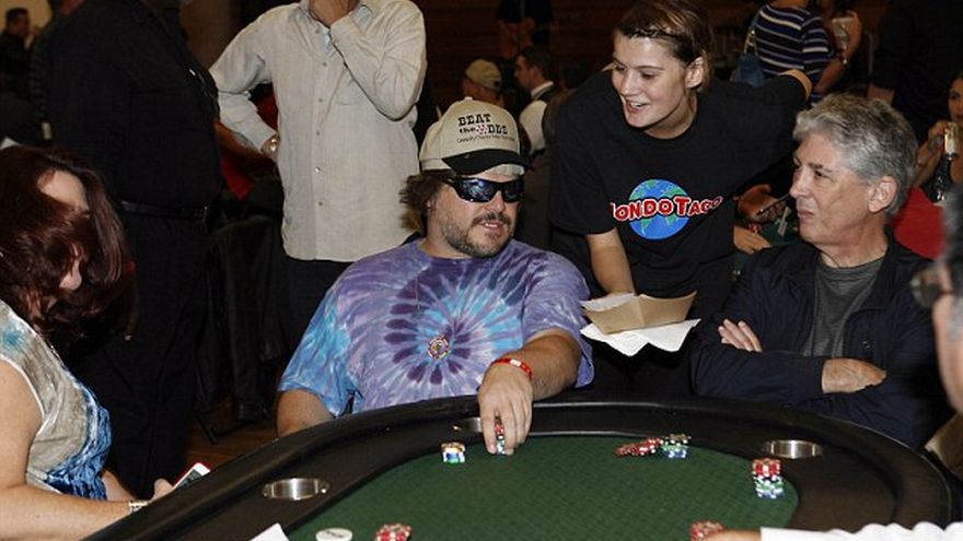 highstakesdb's tweet photo. 😔 Jumanji Star @jackblack Bubbles #WorldSeries of Art Poker Celebrity Tournament Won by @JasonKoon.
👀 It’s a tournament that won’t show up on any #HendonMob database search, despite #JasonKoon taking it down for just over $30k. #JackBlack #Poker
🗞️ https://t.co/rRUwIF50V9 https://t.co/e5aX9cO3QJ