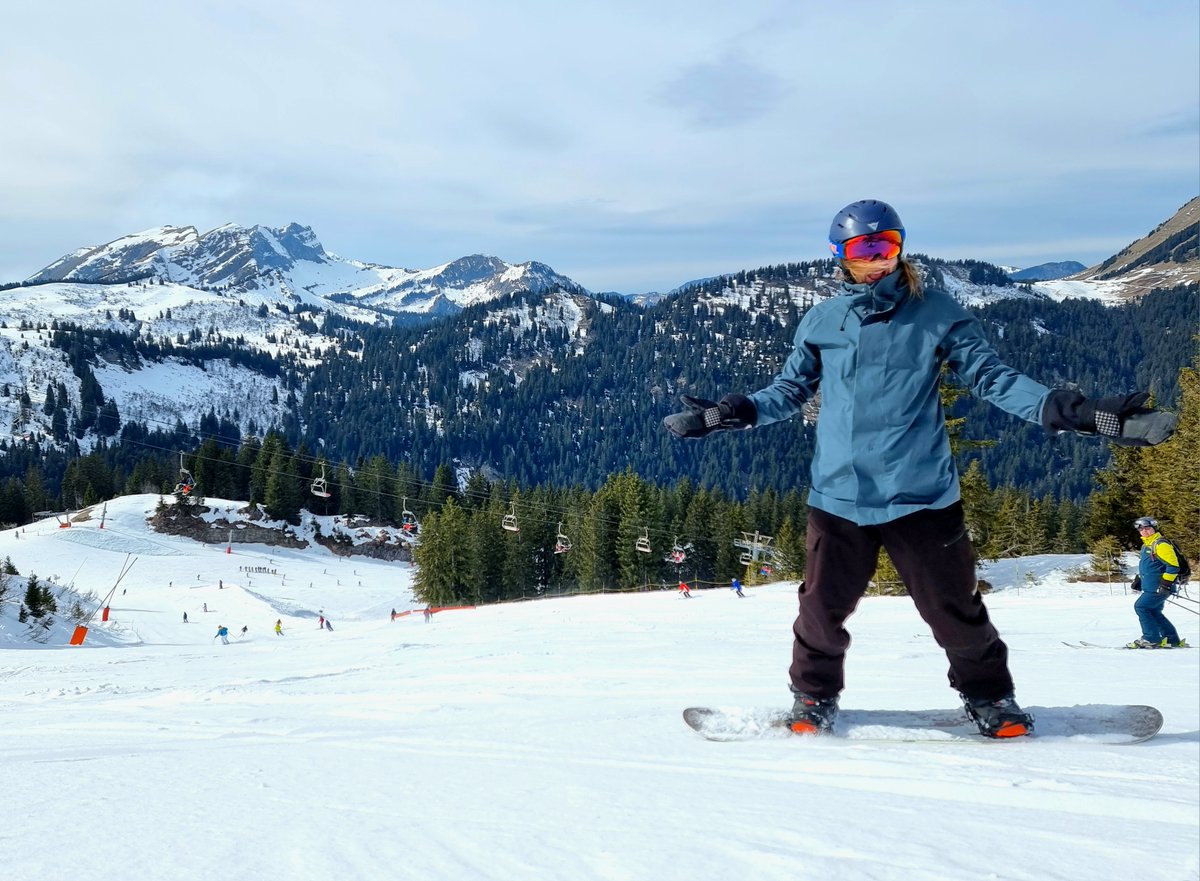 AWE365's tweet photo. A great first day snowboarding in Morzine and exploring the Portes Du Soliel ski area from #Avoriaz to #Ardent and #Chatel to #Crozets. For a poor snow season the pistes are in great condition % it's been snowing overnight!
#snowboarding #skiing @morzine #portesdusoleil #morzine https://t.co/pLCPKJuxvR