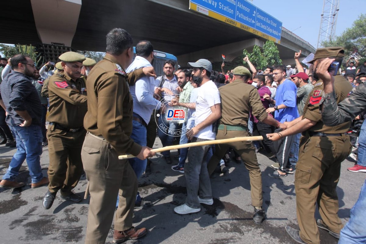 DailyExcelsior1's tweet photo. Scores of Jammu and Kashmir Services Selection Board (#JKSSB) job aspirants detained here in Dogra Chowk Jammu on Wednesday to protest against the purported grant of a contract to #APTECH Ltd for the conduct of various exams.

📷 Rakesh/Excelsior https://t.co/u32hnCwg5R