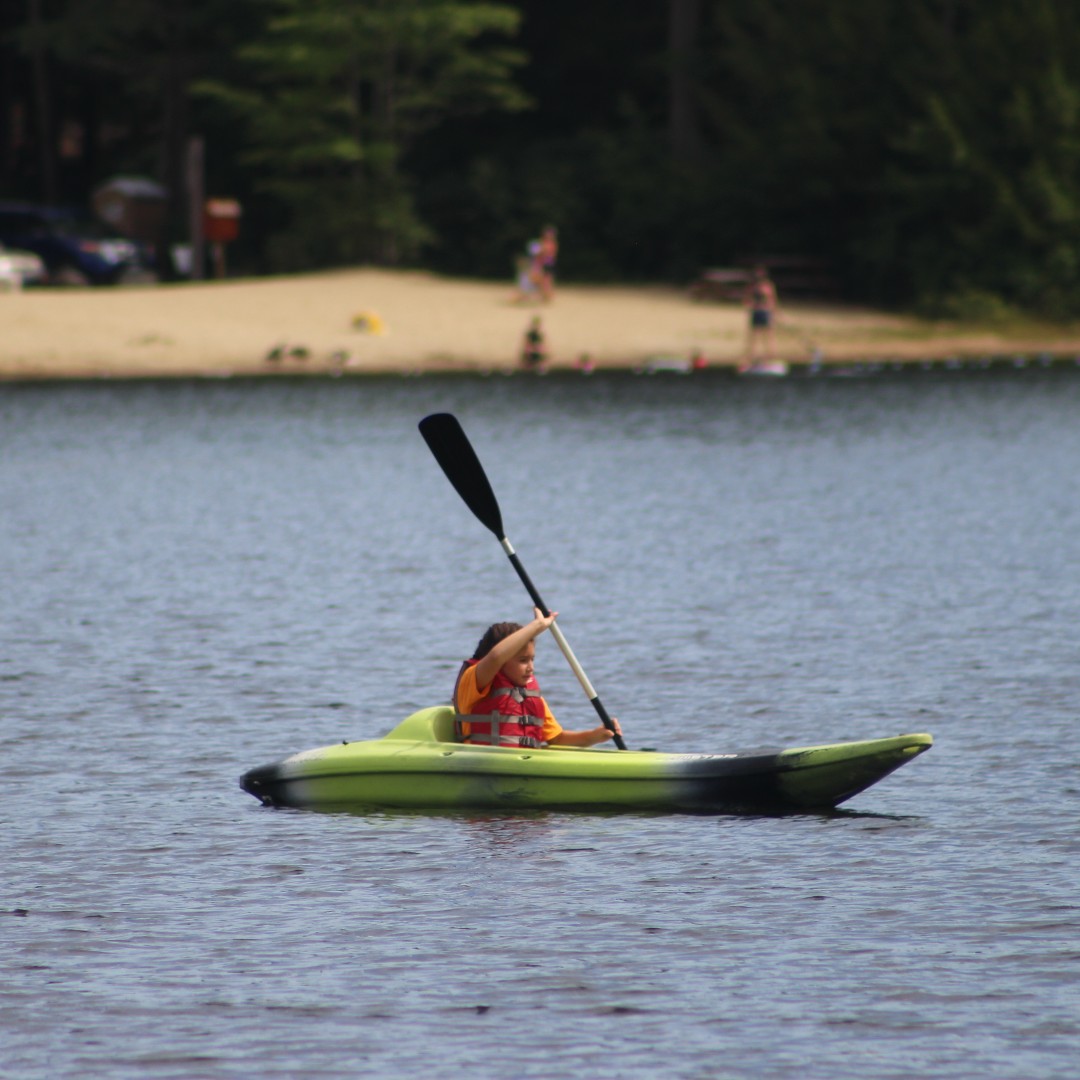 Who doesn't love a little kayak appreciation post!? 
🛶* Raise your paddle if you can't wait to kayak around Cass Pond this summer!
🙋🏽‍♀️ Raise your hand  if you learned to Kayak on Cass Pond. 

*can you believe there is no kayak emoji!?