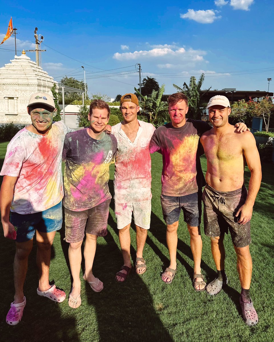 cric_opia's tweet photo. Australia cricket team celebrated Holi 👌👌

📸 @marnus3cricket 

#marnuslabuschagne #Stevesmith #Handscomb #INDvsAUSTest #INDvsAUS #ahmedabadtest #Holi #HoliVibes #HoliSpecial #HoliFestival2023 #cricket #CricketTwitter #BorderGavaskarTrophy #BGT2023 https://t.co/WWa62NjC10