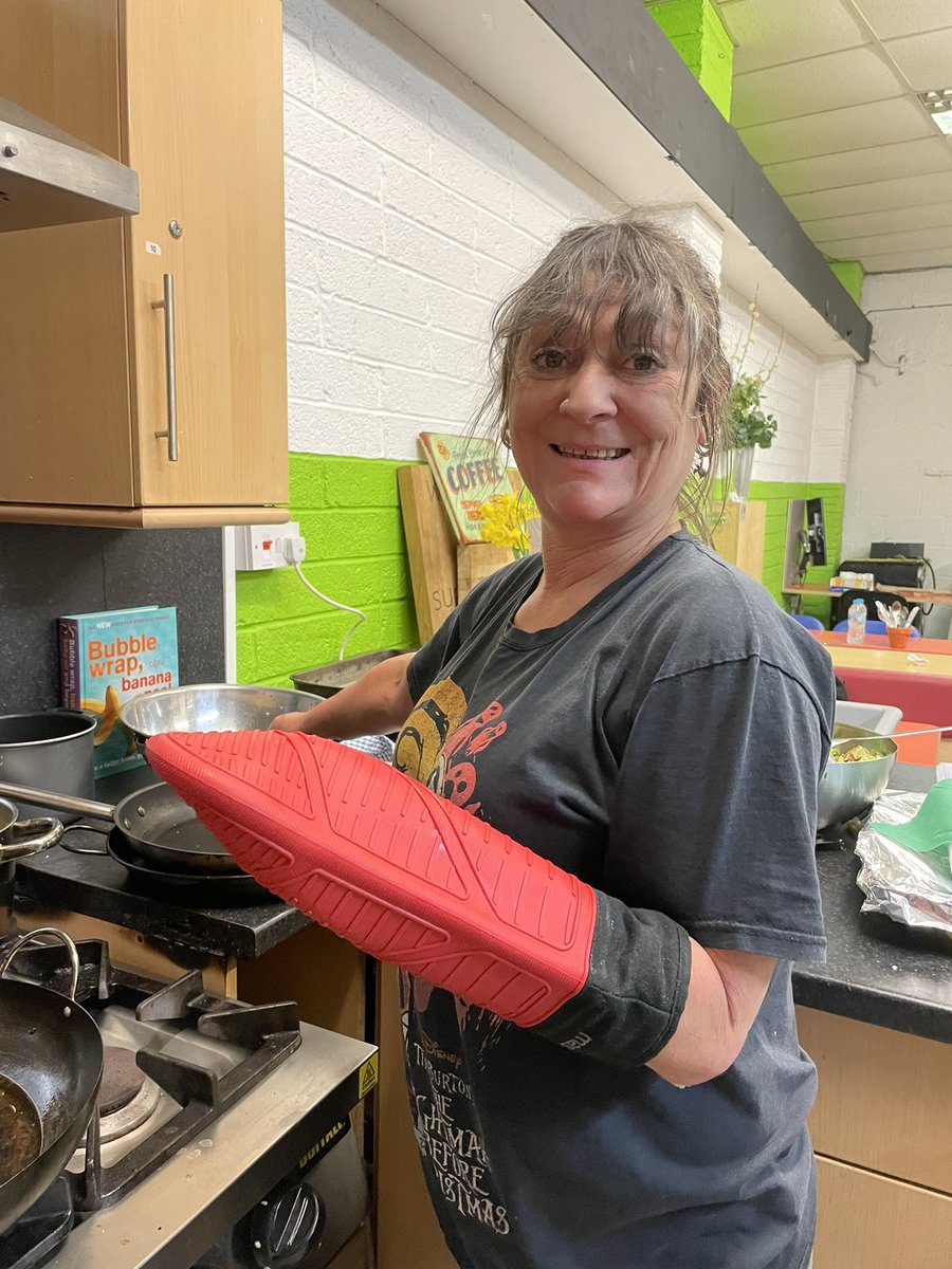 SuperSupBristol's tweet photo. Happy # InternationalWomensDay to all our amazing women volunteers who collect food, cook and serve food, fundraise , wash up and set tables so we can feed up BS5 community. We couldn't do it without you ❤️ https://t.co/zfHAUSTRqH