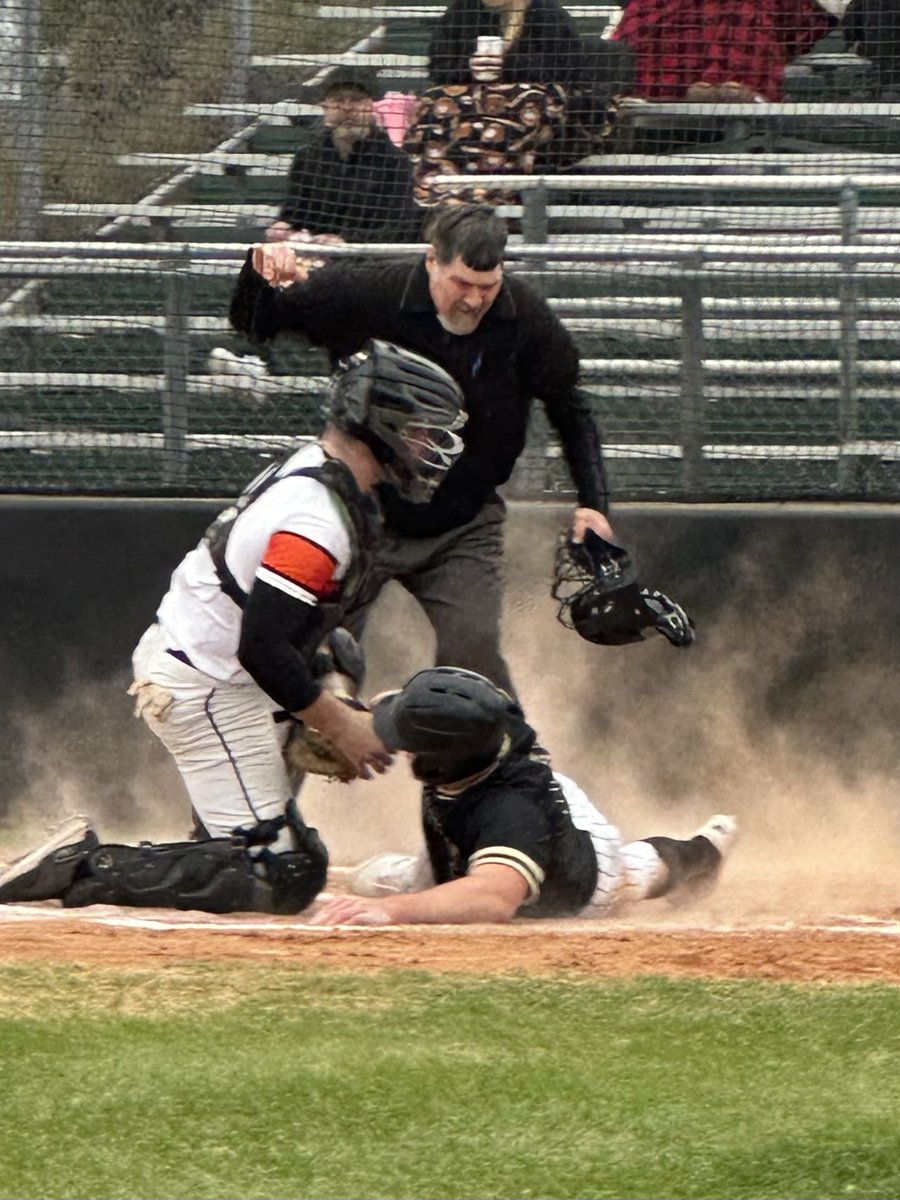 BaseballCushing's tweet photo. Game 2- Cushing/Lincoln district game series-
Cushing 11-Lincoln 0
Great job Tigers!
@Okladrillers @BrodyBerlowitz @Riley_Matheson3 @jakehornjr https://t.co/KJldLI6fMM
