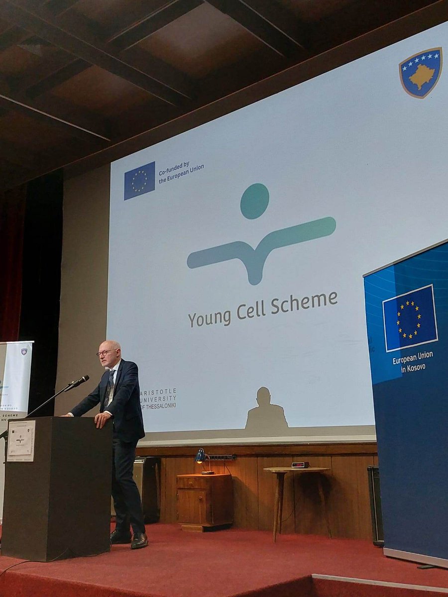FranceauKosovo's tweet photo. L’Ambassadeur de 🇫🇷 Olivier Guérot, a félicité les 45 jeunes kosovars de la XIII session du projet #YoungCellScheme lors de l’évènement d’accueil qui leur était dédié. Ce projet cofinancé par l'UE🇪🇺et le Gouvernement 🇽🇰est mis en œuvre par l’Université Aristotle🇬🇷 & @INSP_Fr🇫🇷 https://t.co/fhXF0gRbQ9