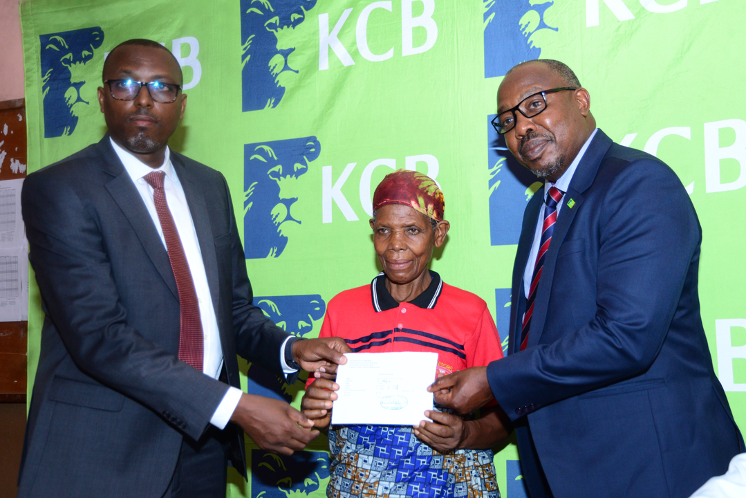 1/n: En cette date de la journée internationale des droits de la femme, la KCB Bank Burundi a tenu à célébrer cette journée aux côtés des femmes dans le besoin.