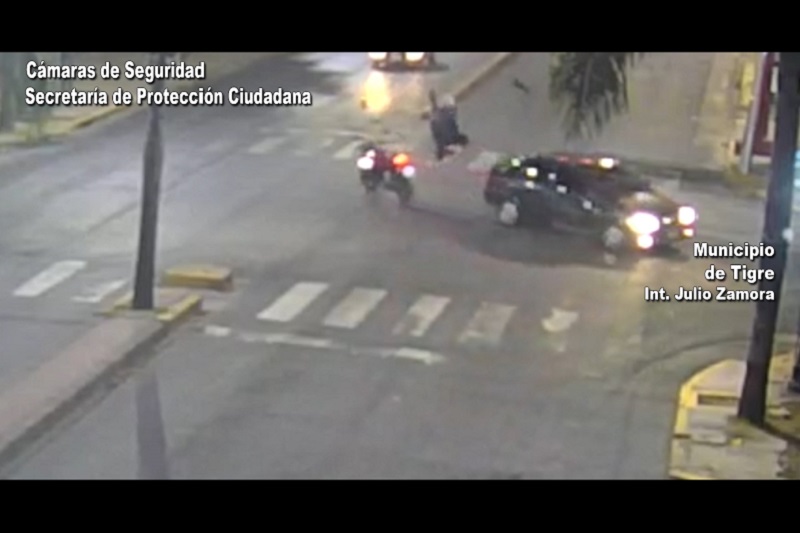 🚨 POLICIALES l Así fue el impactante choque entre una moto y un auto en Don Torcuato ✔

📽 ¡Mirá el video! 👇🏻

tigrealdia.com.ar/asi-fue-el-imp…