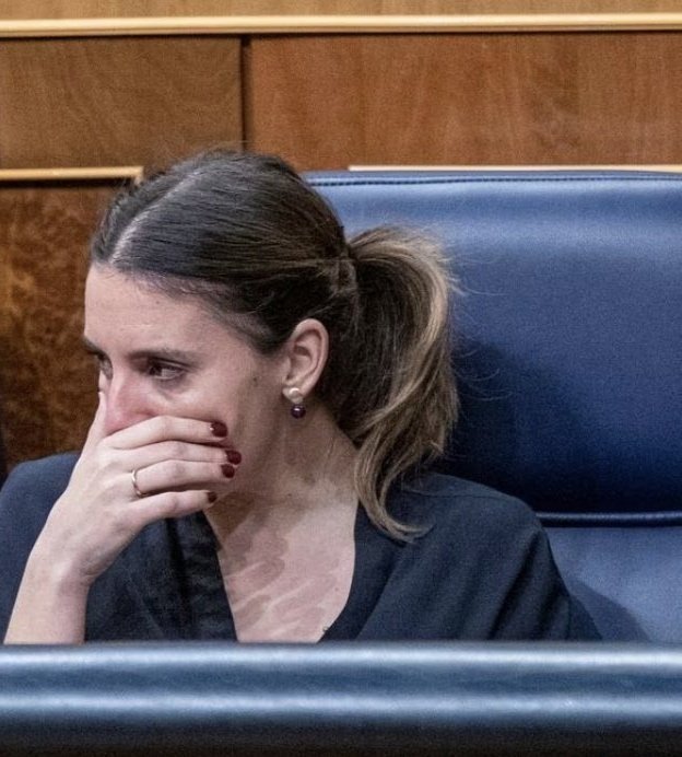 Llora como persona menstruante lo que no supiste defender como mujer.