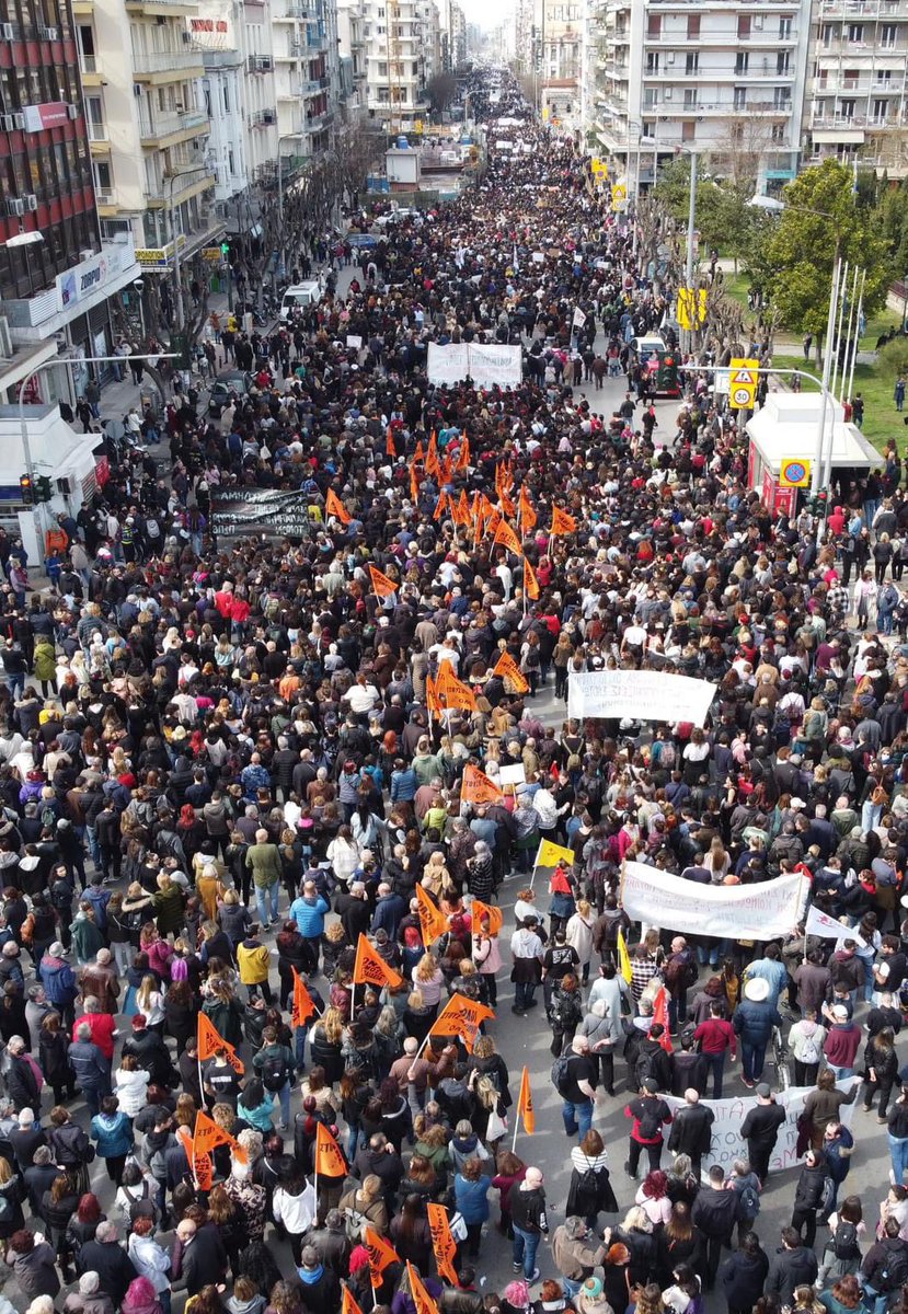 _SimonLeone's tweet image. Σήμερα αγαπάω ολάκερη την χώρα και όλους εσάς σας προσκυνώ ✊