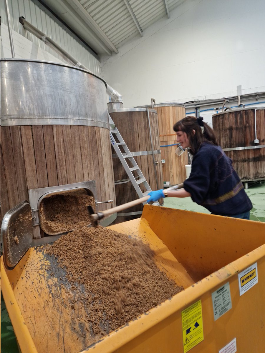thornbridgefay's tweet photo. Happy #InternationalWomensDay getting involved in a brew here @thornbridge with some of #teamtaps 🍻 https://t.co/nbSaPIa5Rl