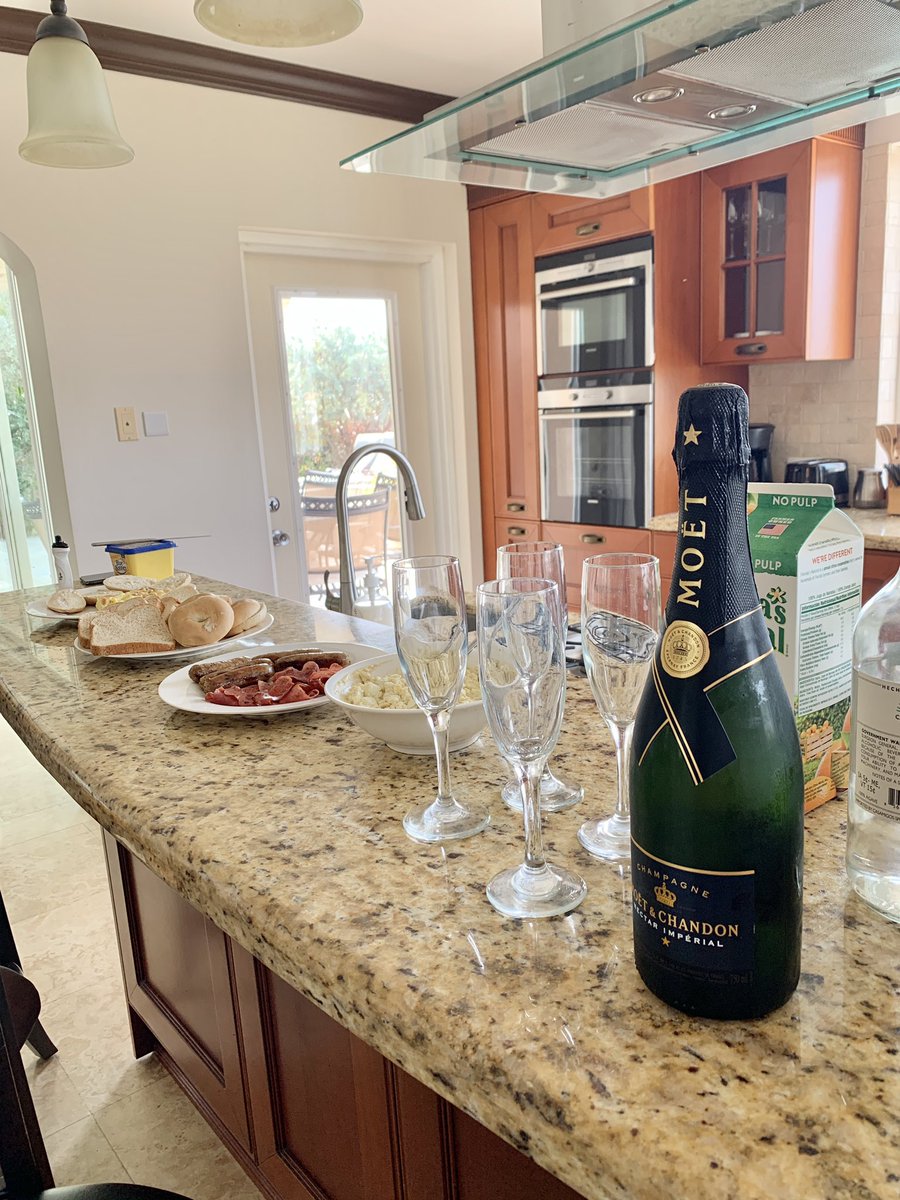 curlybabyg's tweet photo. We love morning mimosas 🍊 🍾 https://t.co/fir81uTTyV