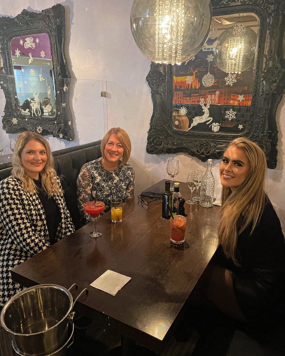 ERtrainingUK's tweet photo. Today we celebrate the ladies of ERT for #InternationalWomensDay. Our director Debbie along with Leanne &amp; Alex who book all of our Health &amp; Safety courses and are the first point of call for your enquiries! 

 🌸 https://t.co/jFvYcm7w5O