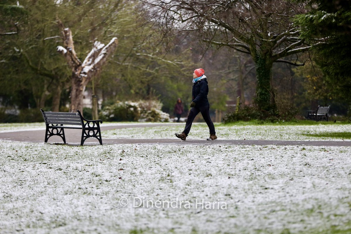 Dinendra_Haria's tweet image. Snow, again and in MARCH? Londoners woke up to snow this morning as an Arctic blast swept the UK bringing snow and freezing temperatures. 

#snowinlondon #snowinmarch #snow #snowday #cold #winter #London #snow #snowfall #londonsnow #uksnow