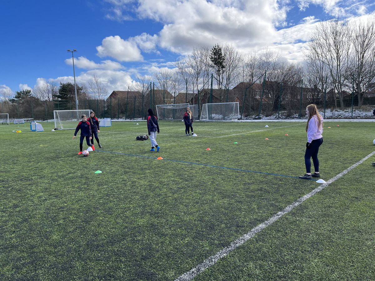 Our second session of the #LetGirlsPlay Day with Yr9/10. Great to be joined by <a href="/LloydMiller01/">Lloyd Miller</a> from <a href="/NUFCWomen/">Newcastle United Women</a> and <a href="/NorthumFA/">Northumberland FA</a> The weather has played its part today with the sun shining on us throughout. Fantastic to be part of this huge movement <a href="/YouthSportTrust/">Youth Sport Trust</a> <a href="/EnglandFootball/">England Football</a>