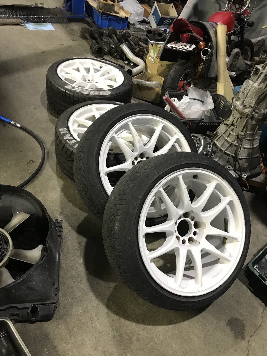 PRANTAN_HARUTA's tweet image. #緩募
#プランタンワークス
#CRkai 
お気に入りなのにいつも奇数になっちゃうホイール
ブロンズも１本以外は全てクラック😢
17インチ、9.0J ＋17

白でもブロンズでもキズ多数でもお持ちの方、希望金額提示してください