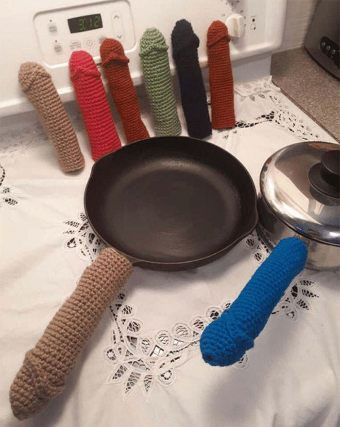 AriaOnlyXO's tweet photo. my grandma knitted these "handle huggers" and wants me to help sell them on the internet.. 🫢 https://t.co/3zKeVXbkGD