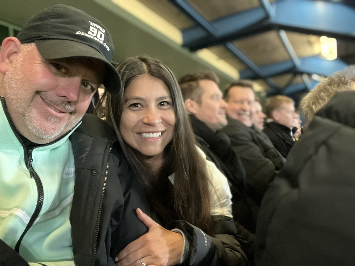 upper90's tweet image. @ChelseaFC vs @BlackYellow was incredible last night with @thevalmiller It was an electric atmosphere. @ChampionsLeague  Always reppin’ @Upper90HQ ✅

#elevateyourgame📈  #upper90🎥