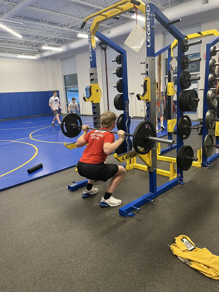 FastCubs's tweet photo. Squats were low and energy was up this morning! https://t.co/NGXITgYG2a