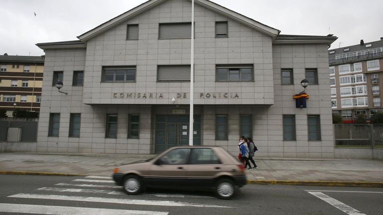 vozamarina's tweet photo. Ileso un conductor tras atropellar de madrugada a tres jabalíes en Ourol https://t.co/FijEdCt8lm https://t.co/H6a7RWWeuN