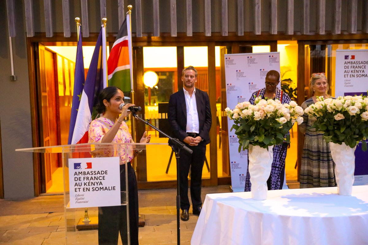 FranceinKenya's tweet photo. #DYKT here in 🇰🇪 @RedLandsRoses &amp; #SociétéDelbar launched a new variety of 🌹 flower in memory of Wangari Maathai? This initiative intertwines ecological &amp; Feminist issues &amp; the role played by 🇰🇪 women in conserving our environment. 
#InternationalWomensDay 
#WangariMaathairose https://t.co/uFZ6Rv7MbS