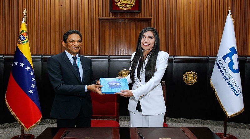 TSJ y Unicef firman memorándum de entendimiento para protección de niñez y adolescencia

#ChávezFeminista

vtv.gob.ve/tsj-unicef-mem…