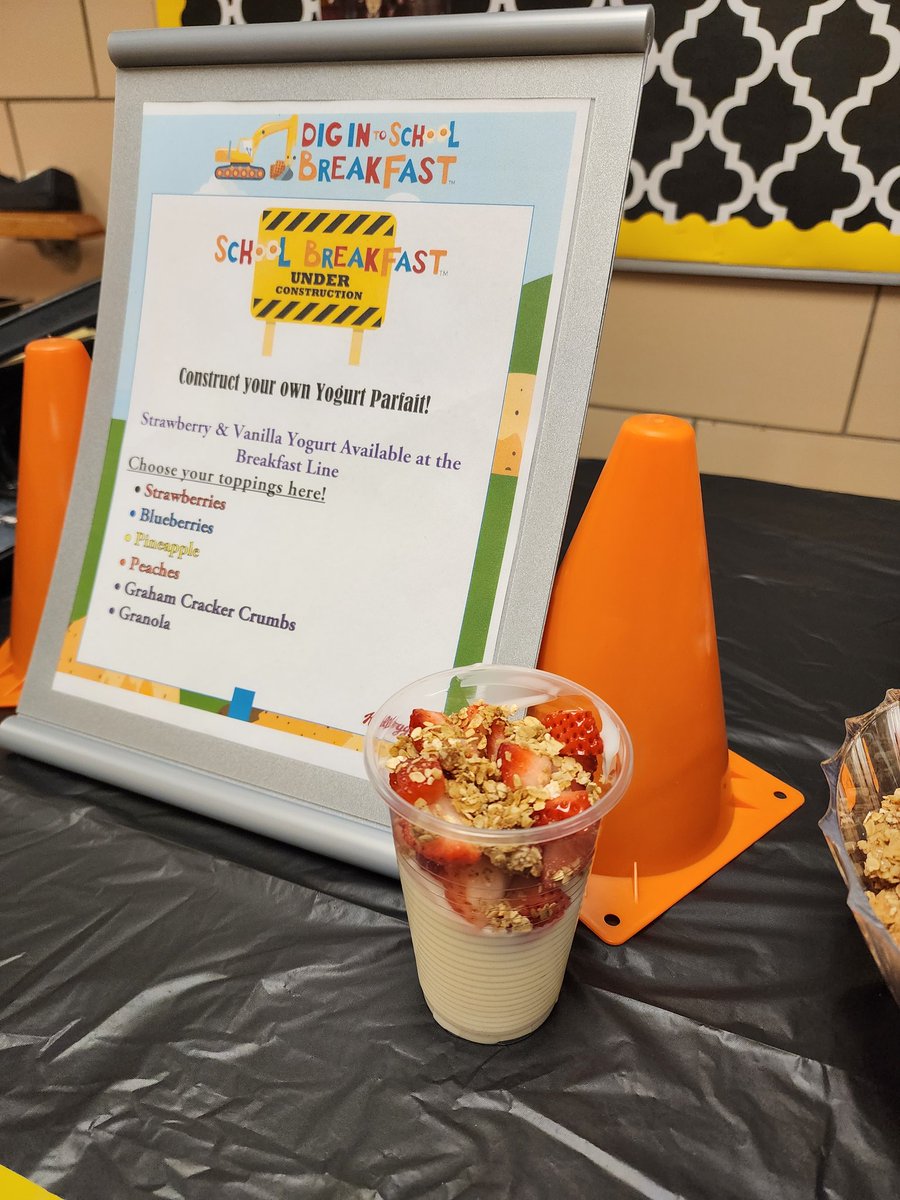 DIG IN to school breakfast... Construct your own yogurt parfait!
#NSBW23 
#breakfastbuilders
#tngfoodfun