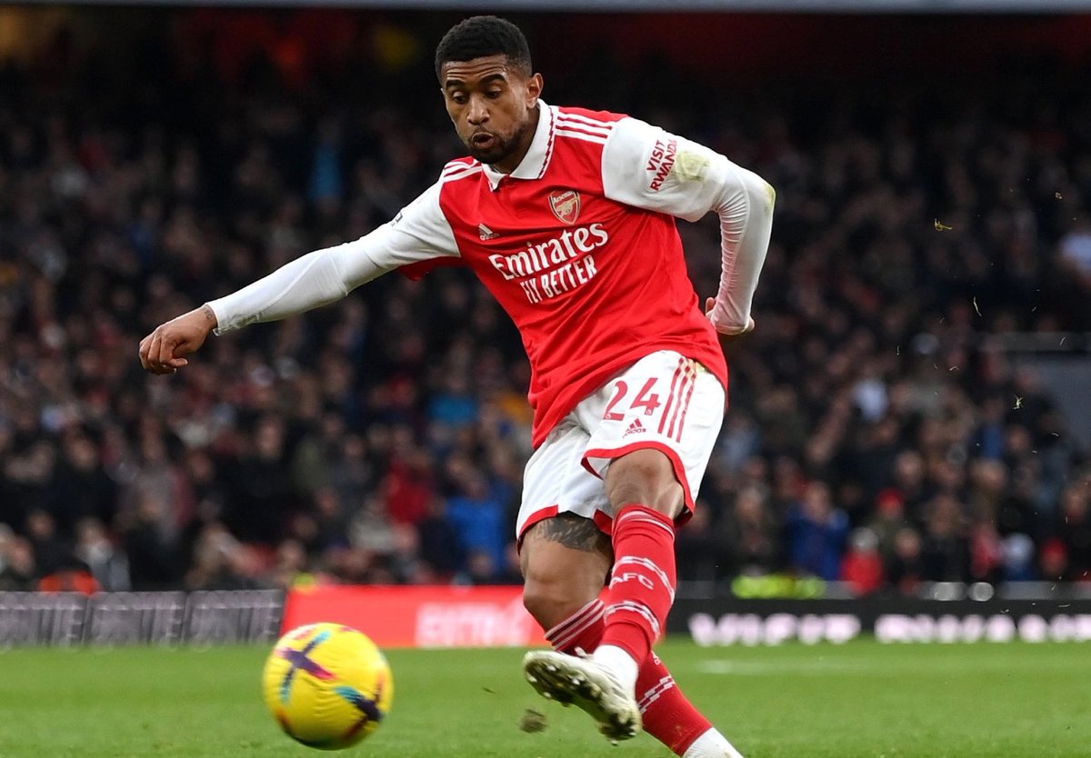ComitsUK's tweet photo. 90+7 🦋 

Arsenal 3 - 2 Bournemouth. https://t.co/hB8LzdHvXb