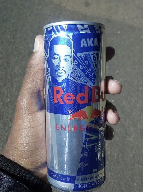 officialcollinc's tweet photo. @Yfm @RedBullZA #wingsatwork #givesyouwings https://t.co/Y22WZ3dz6x