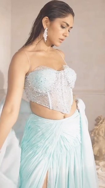 Fqs6N2kaMAMTECS?format=jpg&name=small