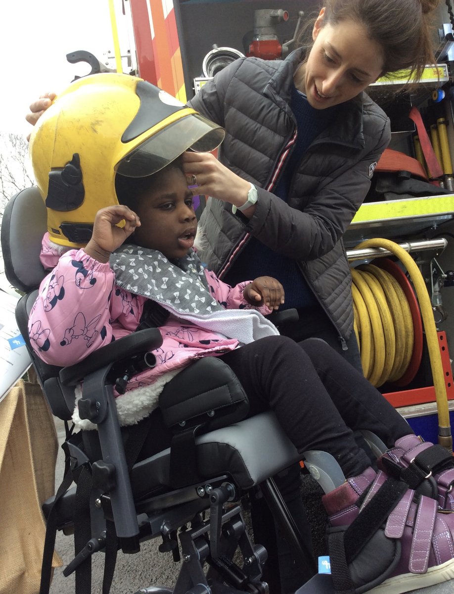 claremontschbri's tweet photo. .#NationalCareersWeek2023 has brought some interesting visitors in school for us to experience their world of work. Huge thanks to Temple Cloud fire Station for sharing their equipment and 🚨sirens.🧵1/2 https://t.co/GTXKqYcCJH