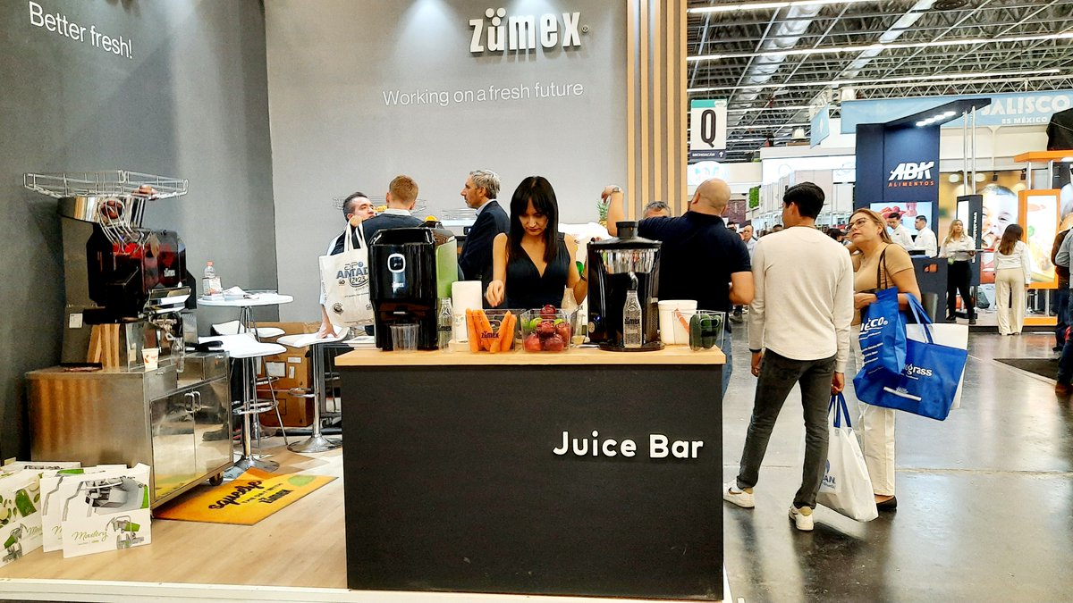 ZumexLATAM's tweet photo. ¿Estás buscando mejorar tu negocio de #Retail en #México? 💪🚀 
Únete a nosotros en #ExpoANTAD2023 y descubre lo último en soluciones de exprimido que harán crecer tu negocio.

📢Stand 2043 BC
📅 7-9 Marzo, 2023
🌍Guadalajara Jalisco, México https://t.co/ULcxUxNQ4z