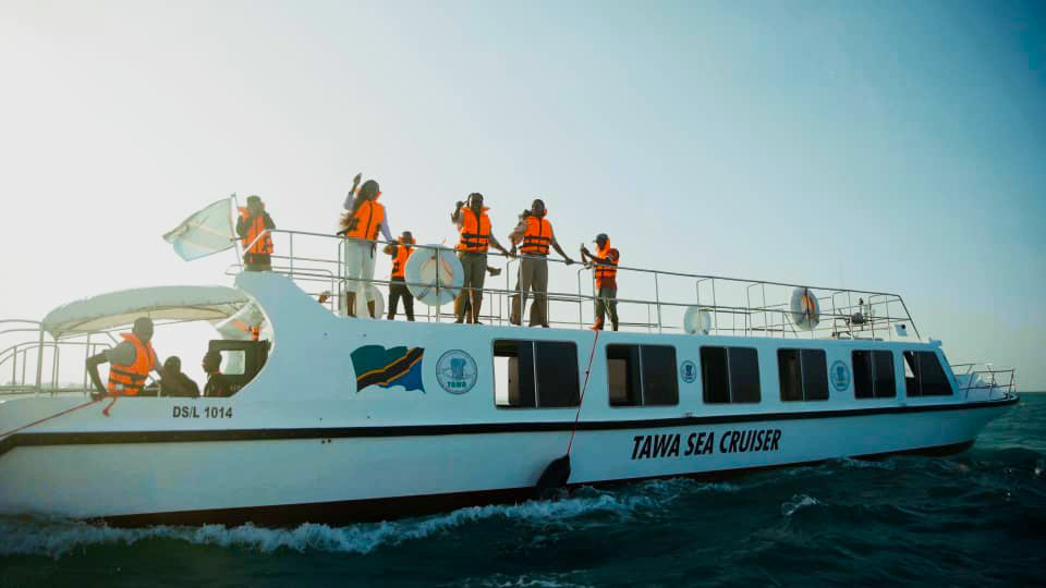 cobbo3's tweet photo. Tanzanian boat manufacturer Songoro Marine Transport Corp. Ltd has built one of the most advanced locally-made boats in East Africa, the Tawa Sea Cruiser. They also built MV Mwanza Hapa Kazi Tu, East Africa's largest freshwater vessel. These WaSwahili are on a winning streak🇹🇿👍🏿 https://t.co/1JiOuZmQPa