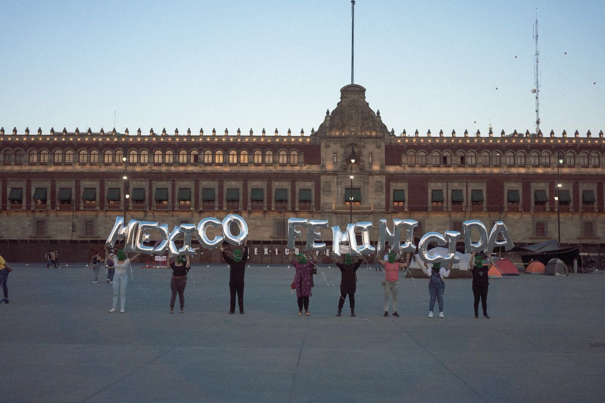 El 8M NO es un día de fiesta, es un día de protesta. #8M  #MexicoFeminicida #protestafeminista  #luchafeminista  #feminismointerseccional  #feminismotransincluyente #NiUnaMas #NiUnaMenos #bastadepinkwashing