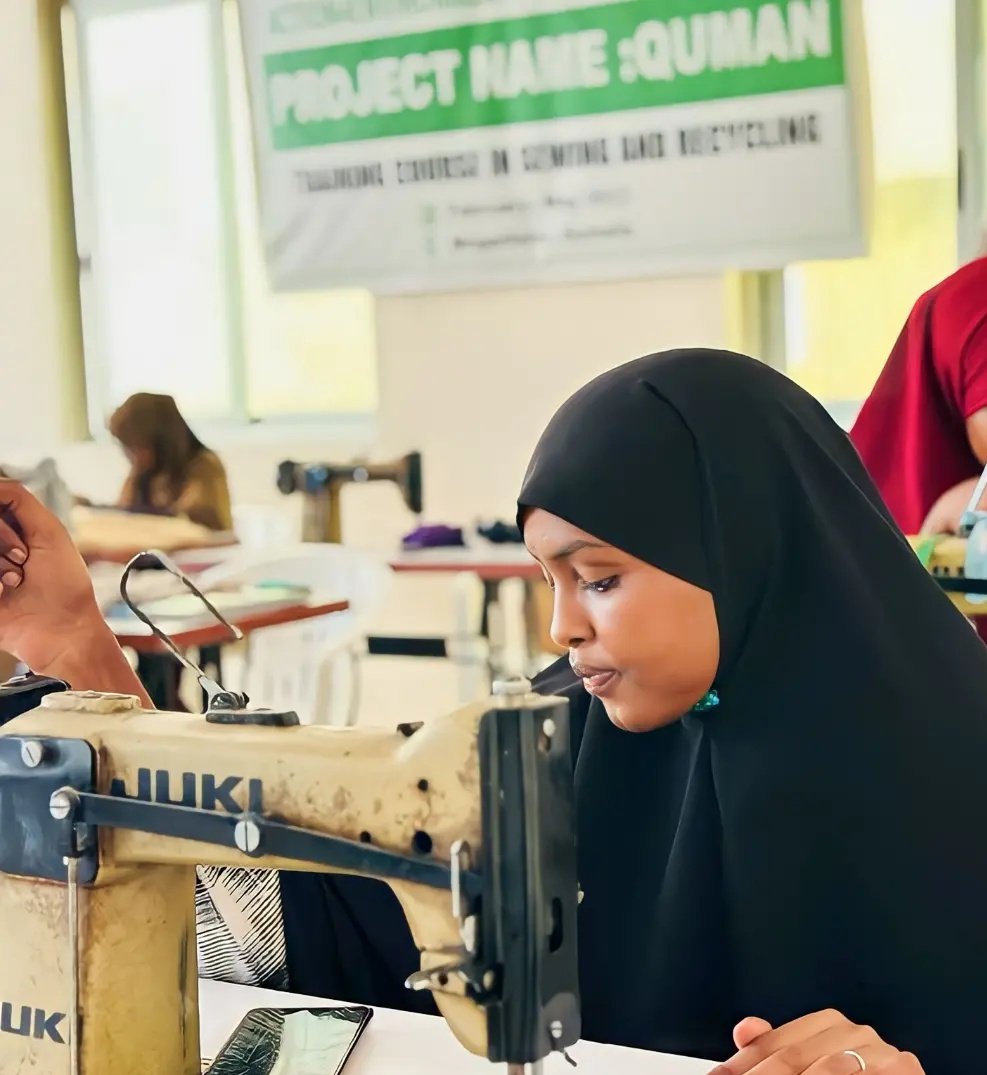 SabriinAbdullhi's tweet photo. Women impowerment is the key to the success of #ClimateAction 

8march
Happy international women's Day 🧕
#InternationalWomensDay 
#Qumanproject
@Somwecc 
@action4environ https://t.co/lVteSkZOcL