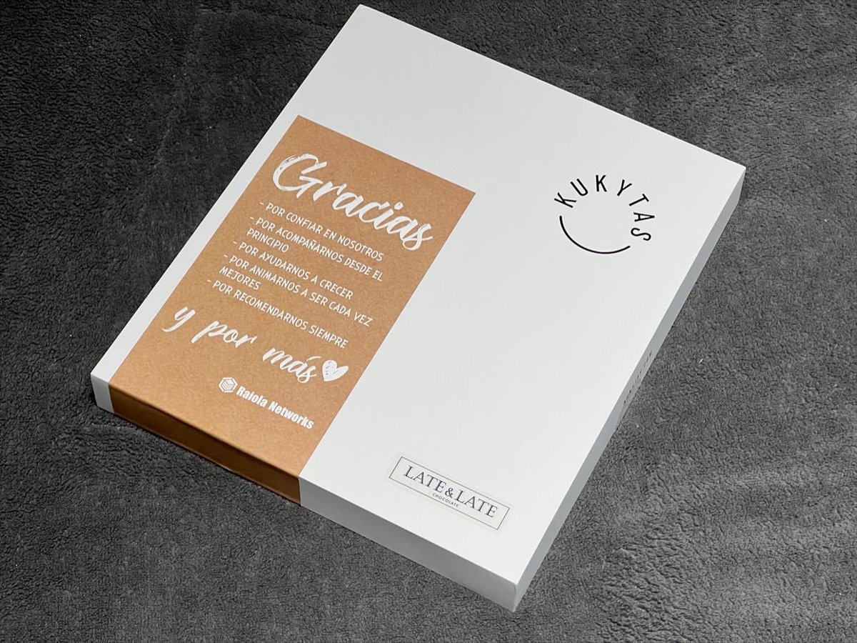 SEOGalicia's tweet photo. Gracias @raiolanetworks por ser el mejor #hosting 😍, por ser magníficas personas 🥰 y por endulzarnos las tardes 🍫. ¡Feliz 9º aniversario! #raiola #raiolanetworks https://t.co/I2ZZ4zEO9f