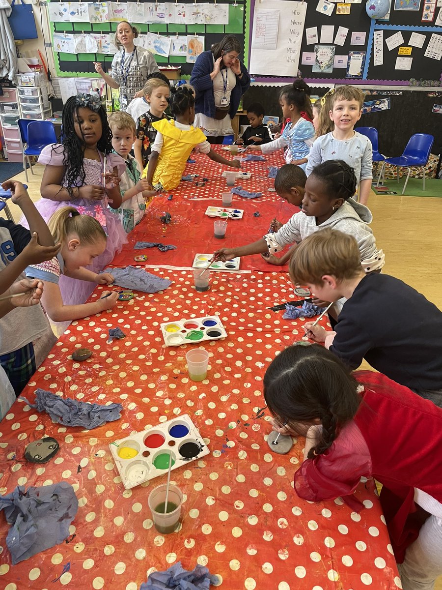 JDPSoffice's tweet photo. Year 1 have been inspired by the touching story of Lubna and Pebble by @WendyMeddour   They have been decorating their own pebbles explore their own characters. https://t.co/curEgB9HyK